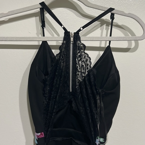 Dress - Picture 4 of 7